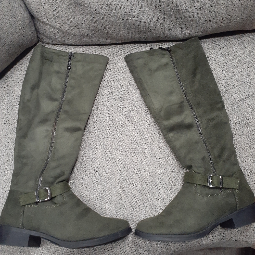 New J Mark Matte Olive Buckle strap Mila boot